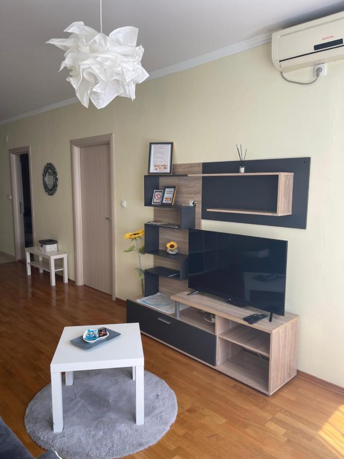 Apartment Sunflower021 Novi Sad Esterno foto